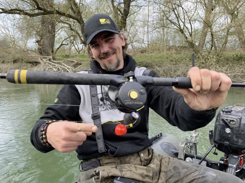 Black Cat Fire-Ball 1db 6/0 fekete 160g   