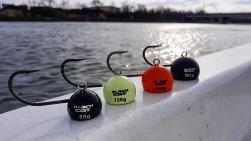 Black Cat Fire-Ball 1db 6/0 fluoreszkáló 160g   