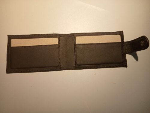 Bőr Kártyatartó Harcsa Motívummal   